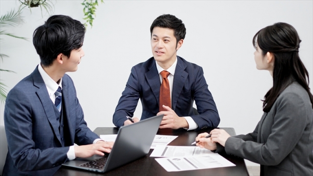 高卒新人に技術を教える3つのステップ|効果的なOJTの進め方